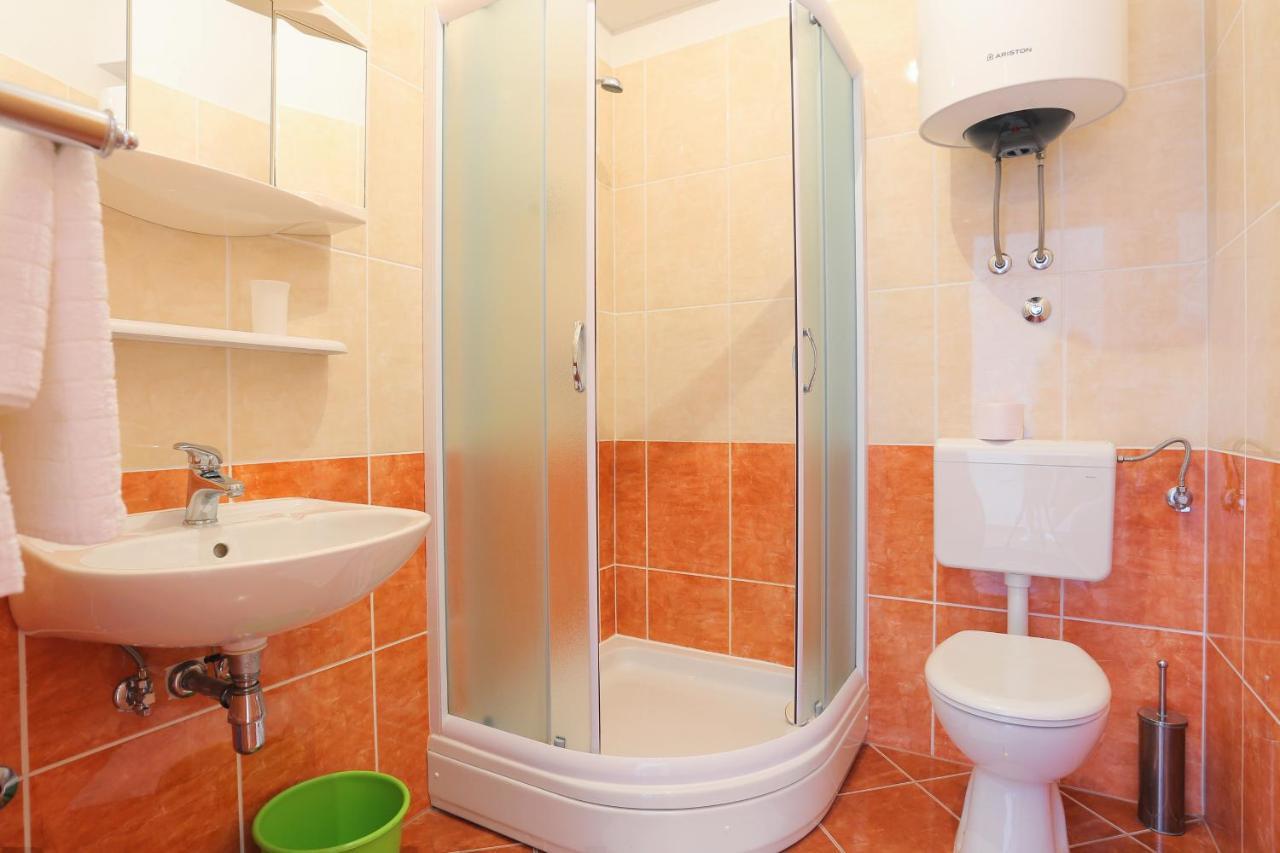 Apartments With A Parking Space Brela, Makarska - 6043 מראה חיצוני תמונה